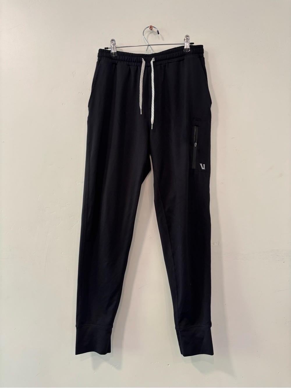Vuori Sunday Performance Joggers Mens Size S Black Sweatpants Sweats V416 Gym